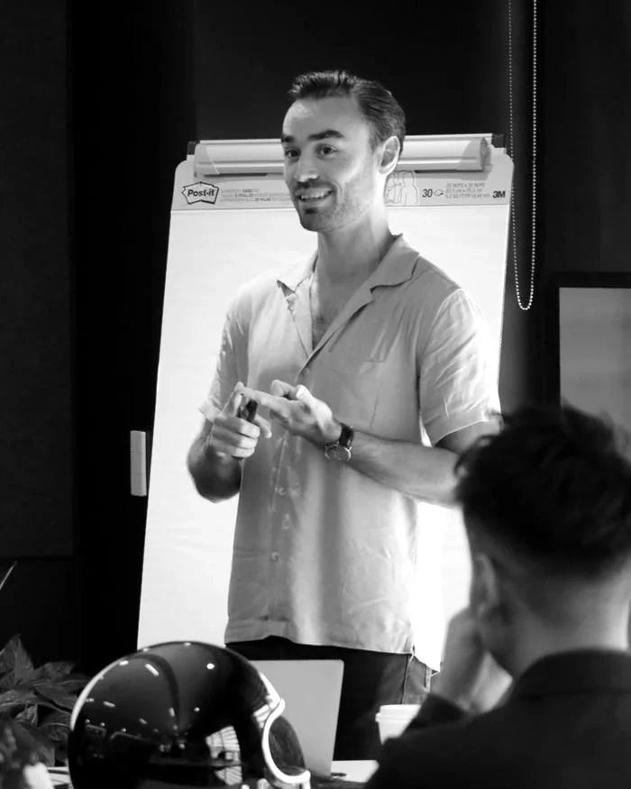 Jean-Yves Scauri running a search strategy workshop